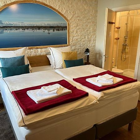 Amfreville  La Fiere Bridge Guest House المظهر الخارجي الصورة