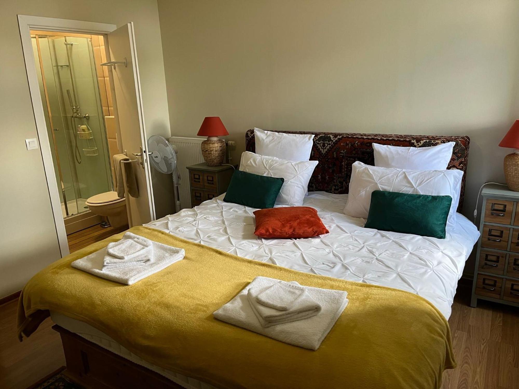 Amfreville  La Fiere Bridge Guest House المظهر الخارجي الصورة